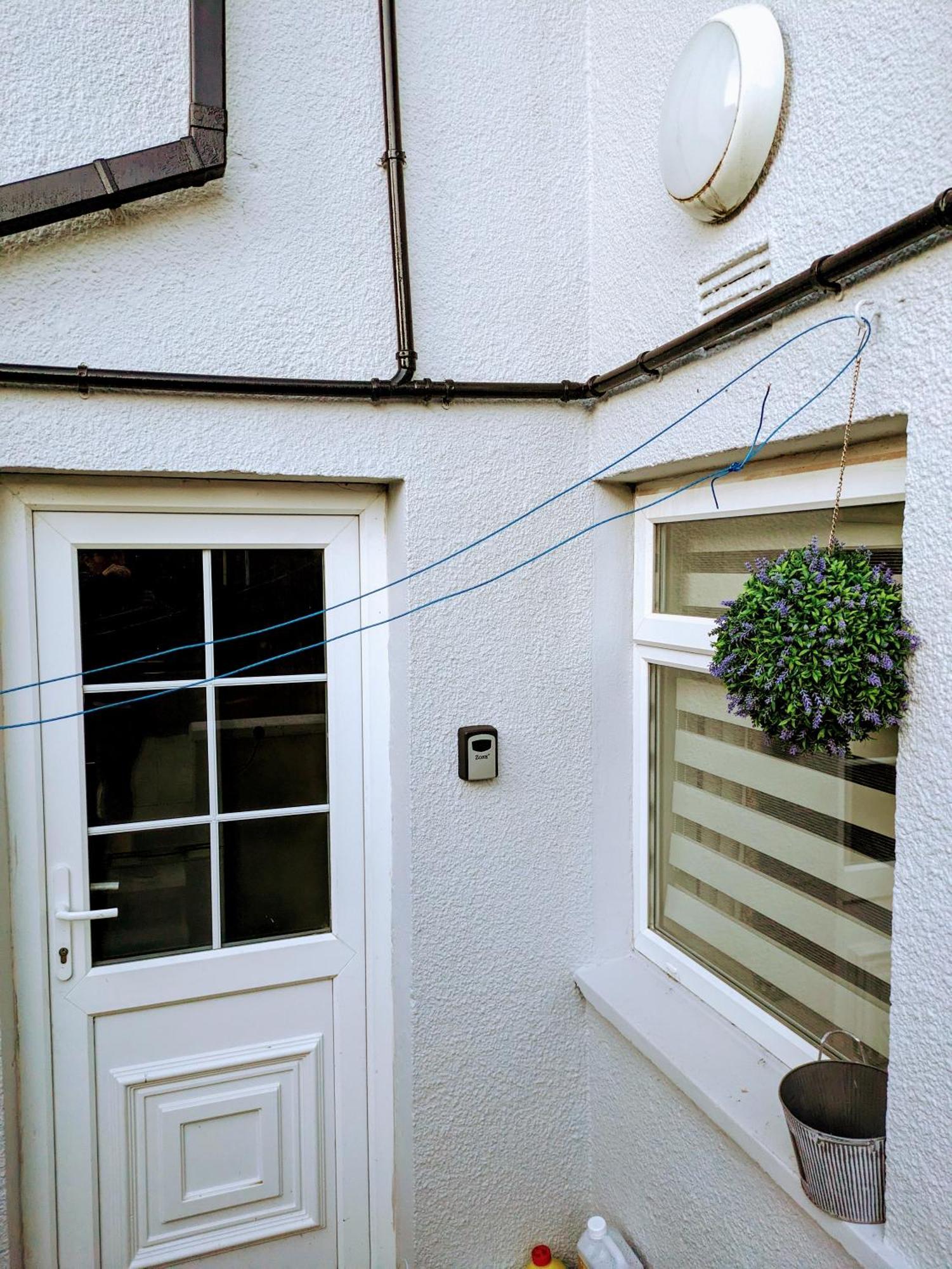 Mairead - Cosy Property In Gaeltacht Quarter Belfast Eksteriør bilde